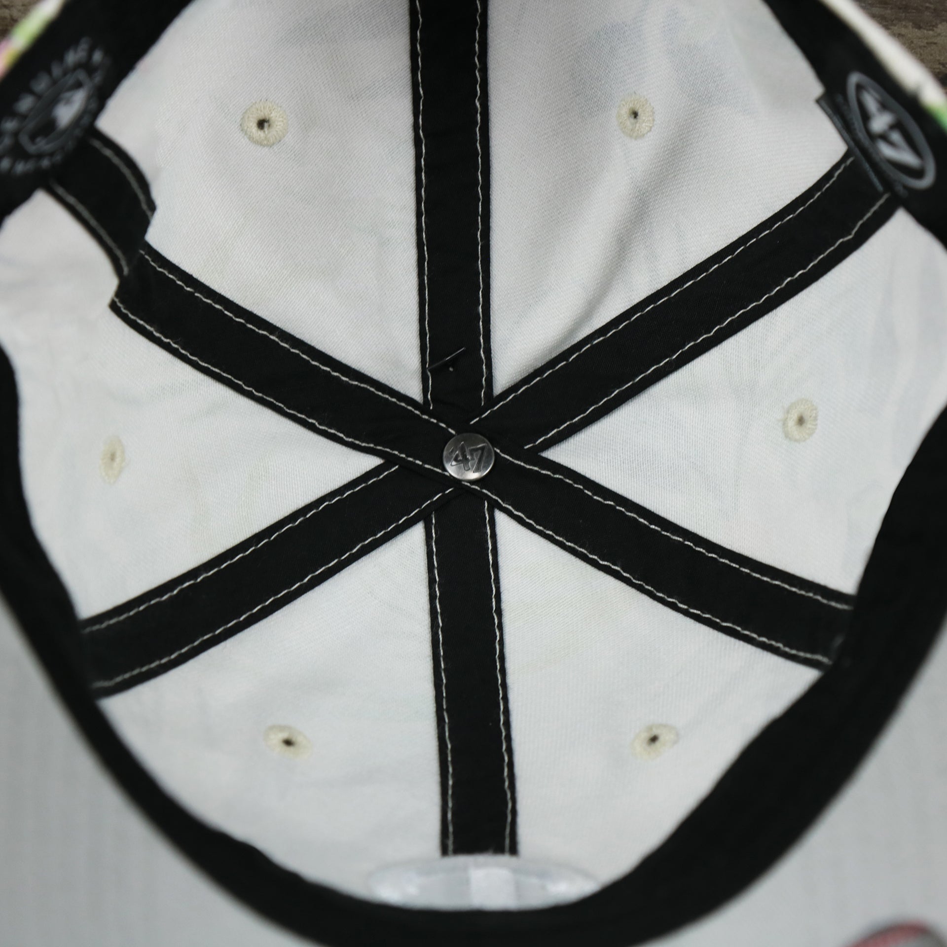 The Inside of the Women’s Philadelphia Phillies Floral Print Gray Bottom Dad Hat | White Dad Hat