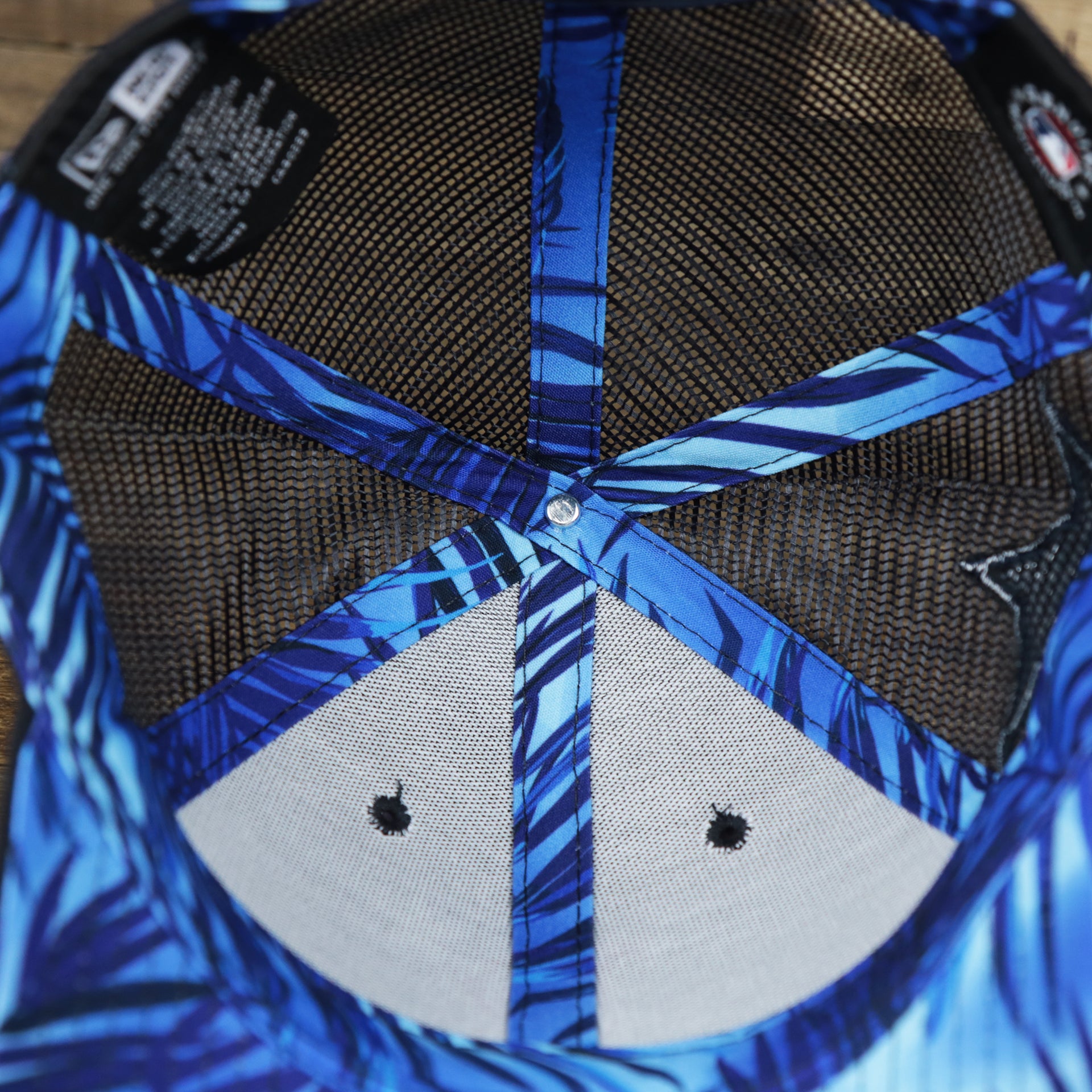 The inside of the Boston Red Sox Metallic All Star Game MLB 2022 Side Patch 9Forty Mesh Trucker | ASG 2022 Navy Blue Trucker Hat