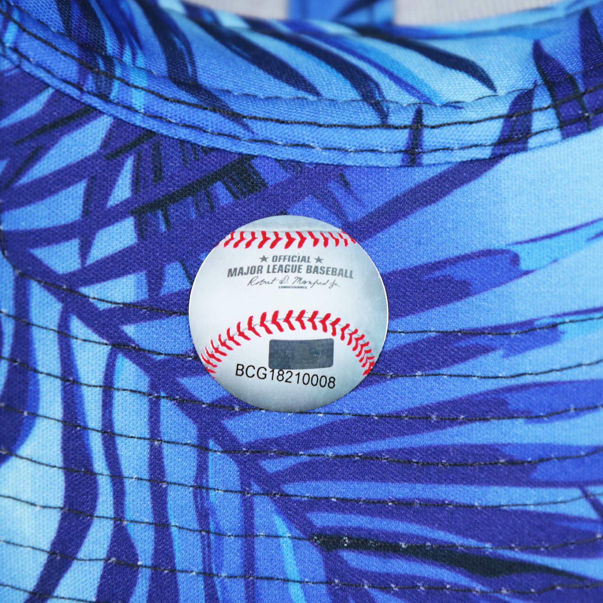 The MLB Sticker on the Boston Red Sox Metallic All Star Game MLB 2022 Side Patch 9Forty Mesh Trucker | ASG 2022 Navy Blue Trucker Hat