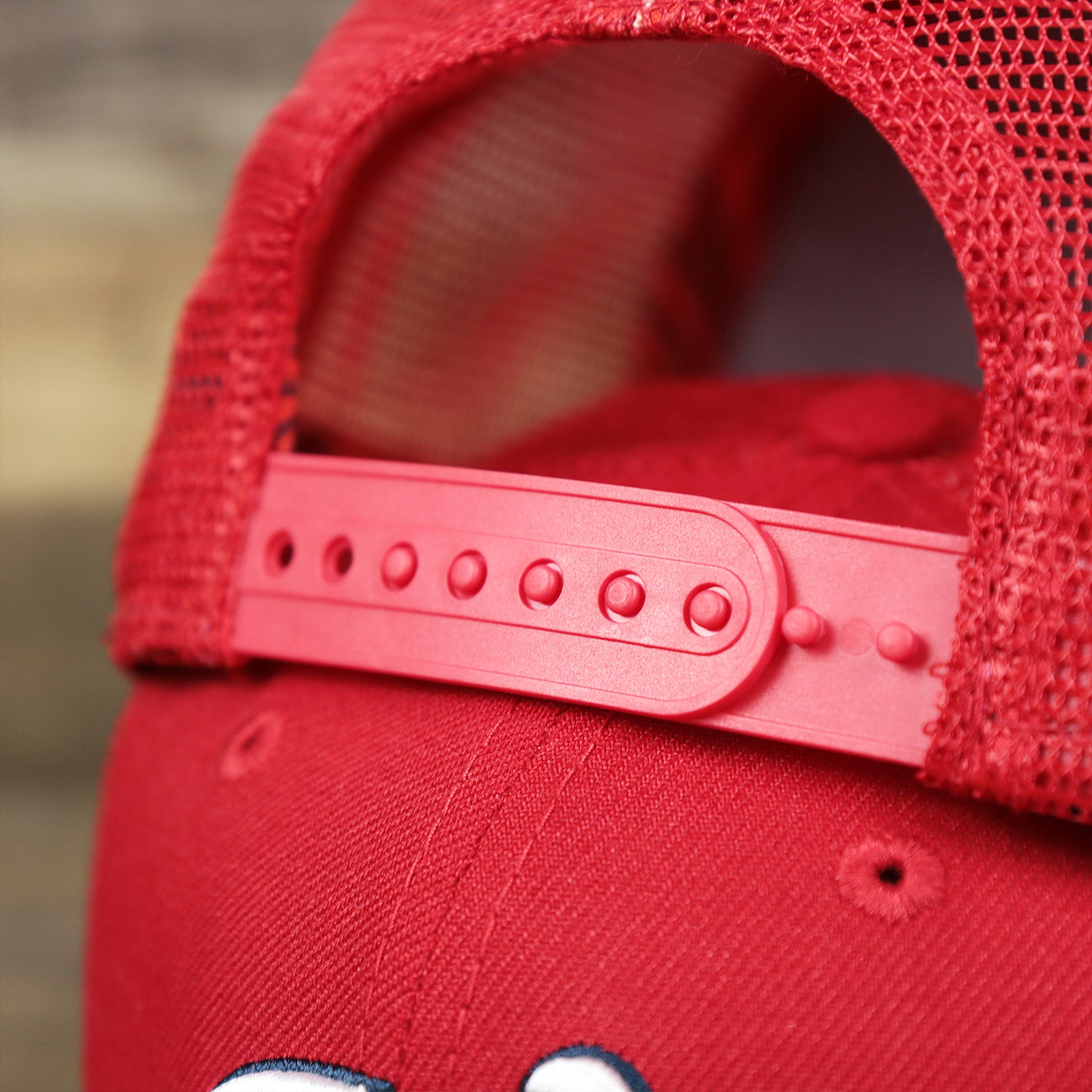 The Red Adjustable Strap on the Washington Nationals Metallic All Star Game MLB 2022 Side Patch 9Fifty Mesh Snapback | ASG 2022 Red Trucker Hat