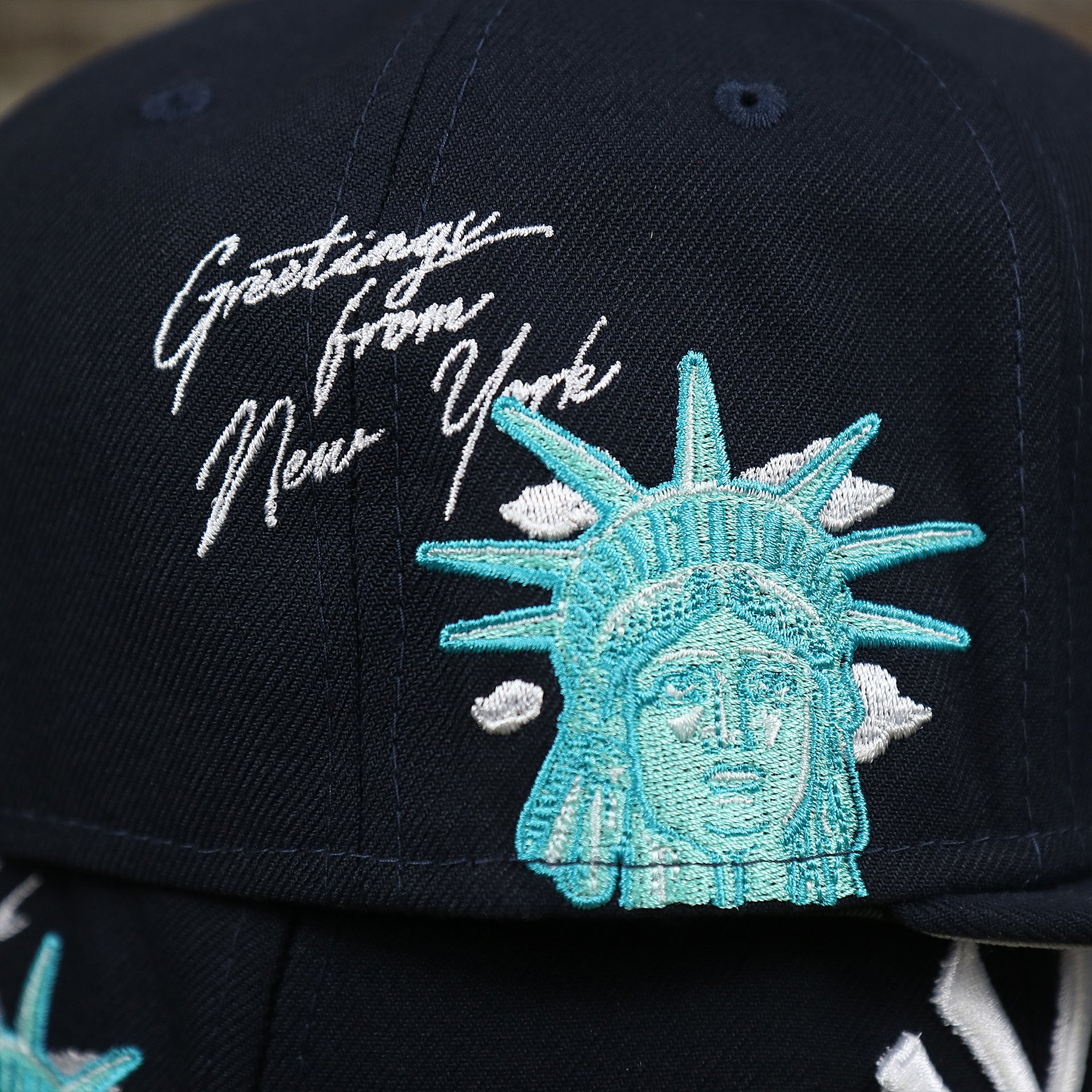 The Lady Liberty Statue Cloud Icon Side Patch on the New York Yankees Lady Liberty Side Patch Gray Bottom 59Fifty Fitted Cap | Navy Blue 59Fifty Cap