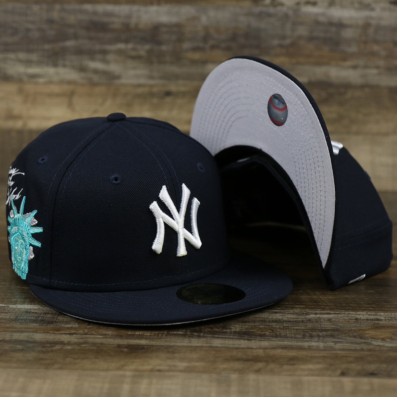 The New York Yankees Lady Liberty Side Patch Gray Bottom 59Fifty Fitted Cap | Navy Blue 59Fifty Cap