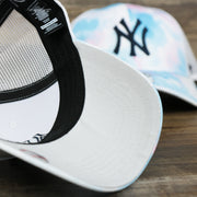 The Undervisor on the Women’s New York Yankees Tie Dye Print Gray Bottom Mesh Trucker Hat | White Mesh Snapback