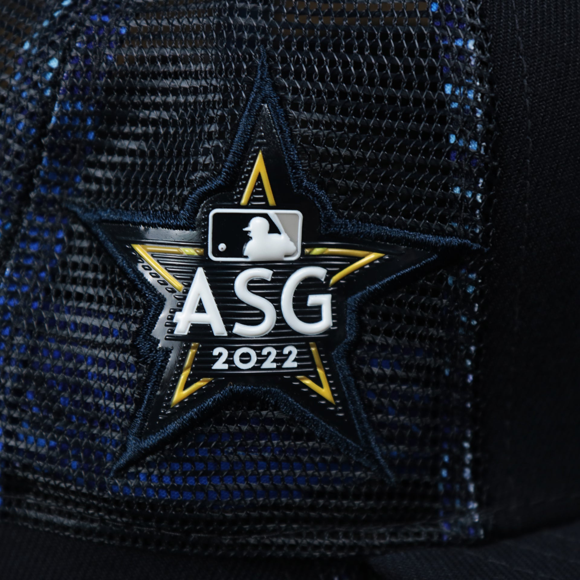 The ASG 2022 Side Patch on the New York Yankees Metallic All Star Game MLB 2022 Side Patch 59Fifty Mesh Fitted Cap | ASG 2022 Navy Blue 59Fifty Cap