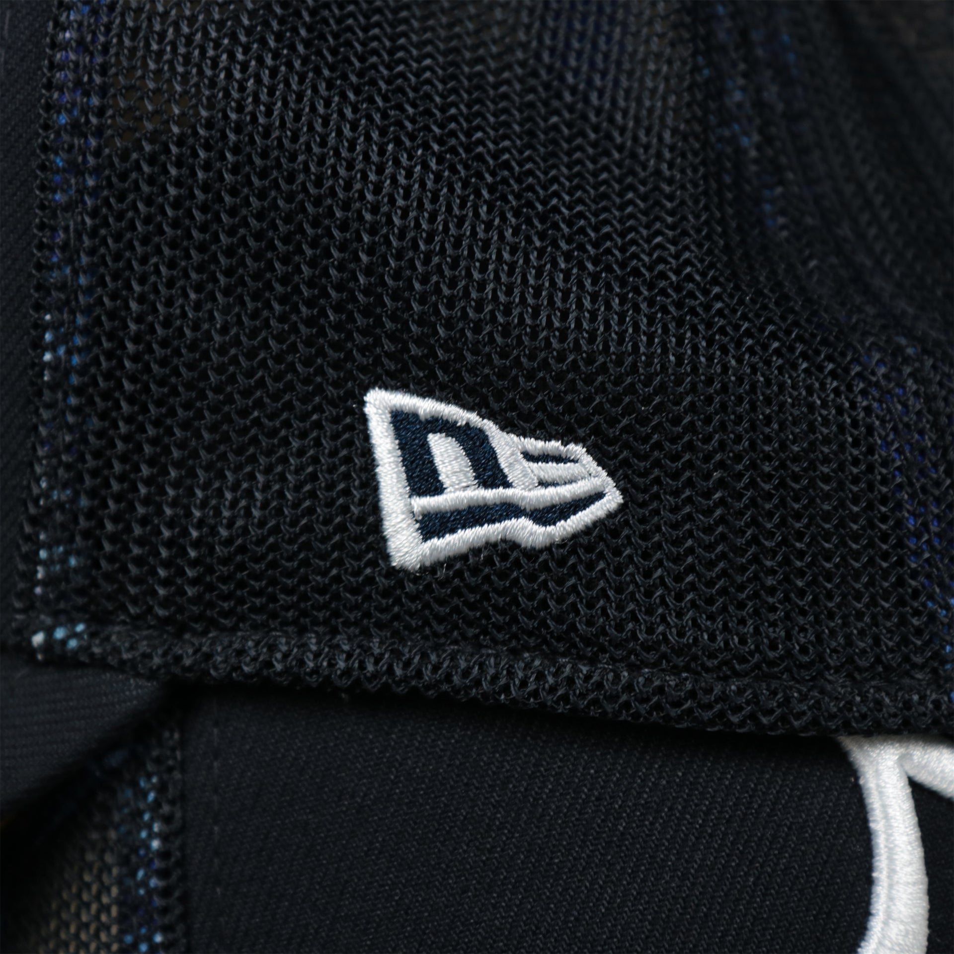 The New Era Logo on the New York Yankees Metallic All Star Game MLB 2022 Side Patch 39Thirty Mesh FlexFit Cap | ASG 2022 Navy Blue 39Thirty Cap