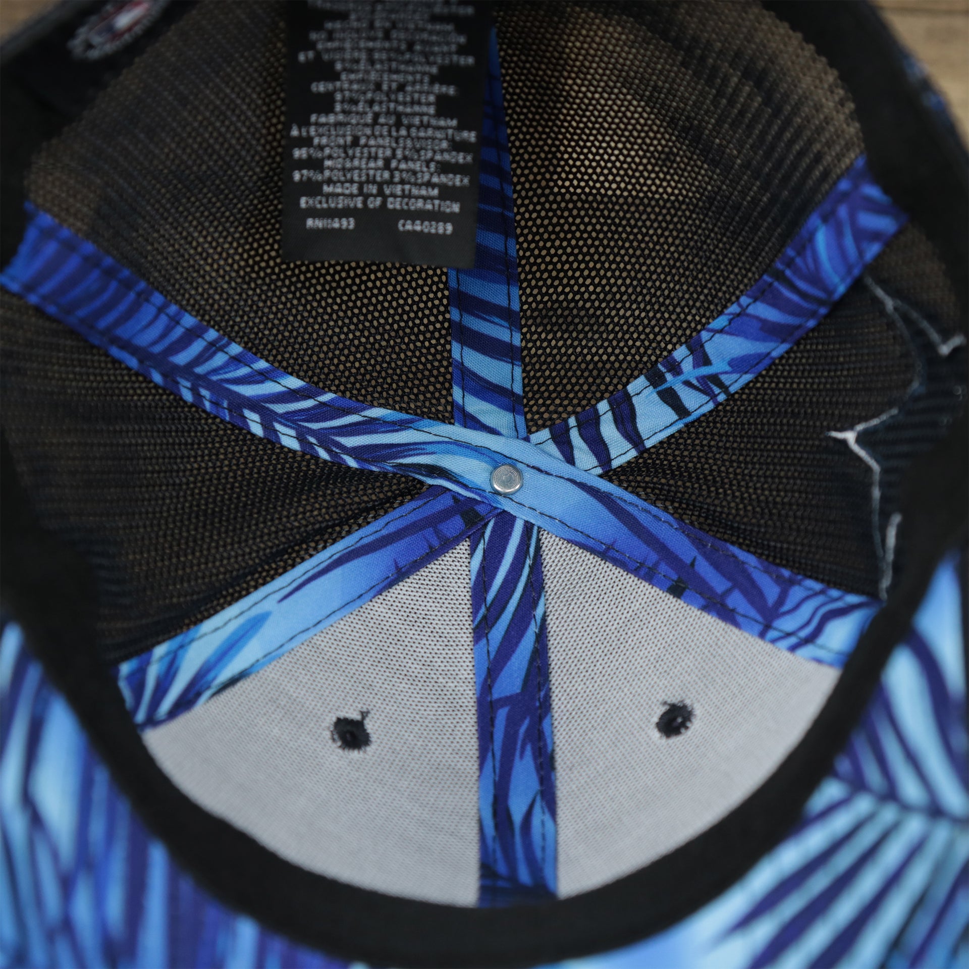 The Inside of the New York Yankees Metallic All Star Game MLB 2022 Side Patch 39Thirty Mesh FlexFit Cap | ASG 2022 Navy Blue 39Thirty Cap