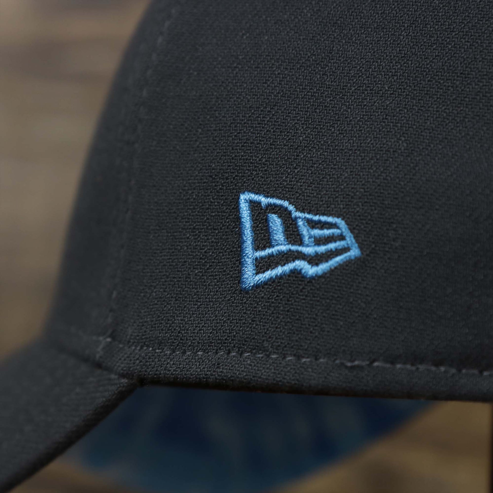 The New Era logo on the New York Yankees 2022 Father's Day On-Field 39Thirty Flexfit Cap | Gray