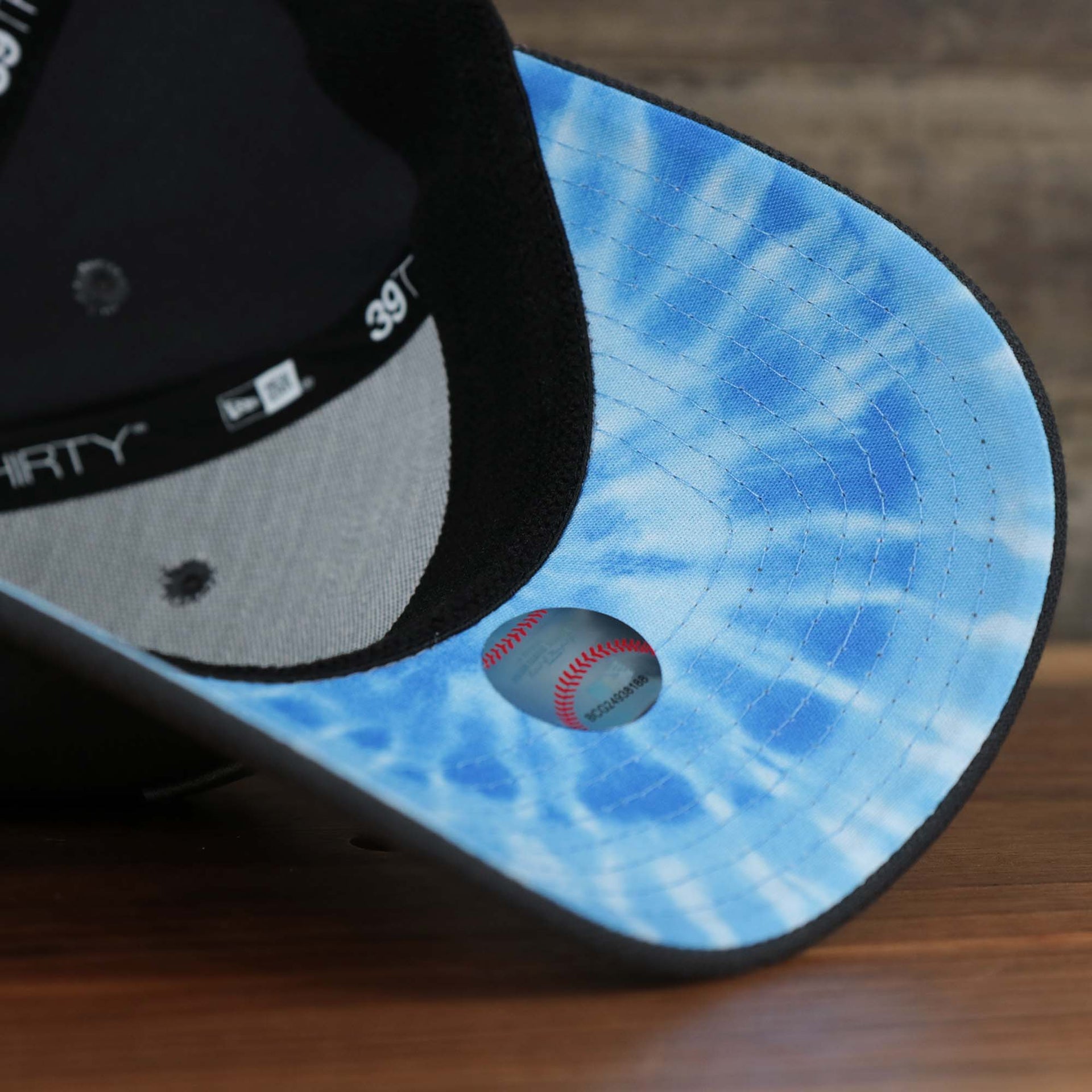 The undervisor on the New York Yankees 2022 Father's Day On-Field 39Thirty Flexfit Cap | Gray