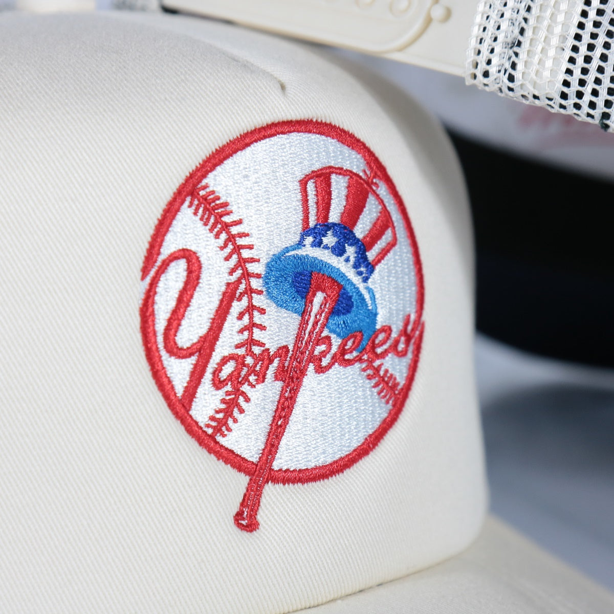 yankees logo on the New York Yankees Cooperstown Evergreen Pro Navy bottom | Off White Trucker Hat