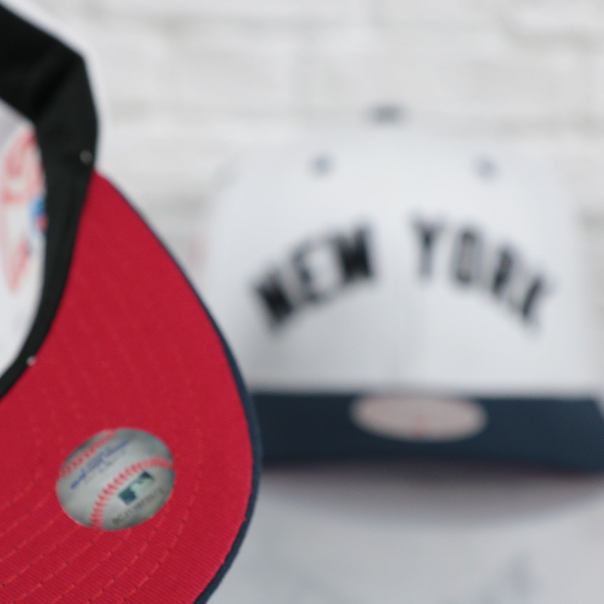 red bottom on the New York Yankees Cooperstown "New York" Jersey Script 1947 Yankees logo side patch Evergreen Pro | White/Navy Snapback Hat
