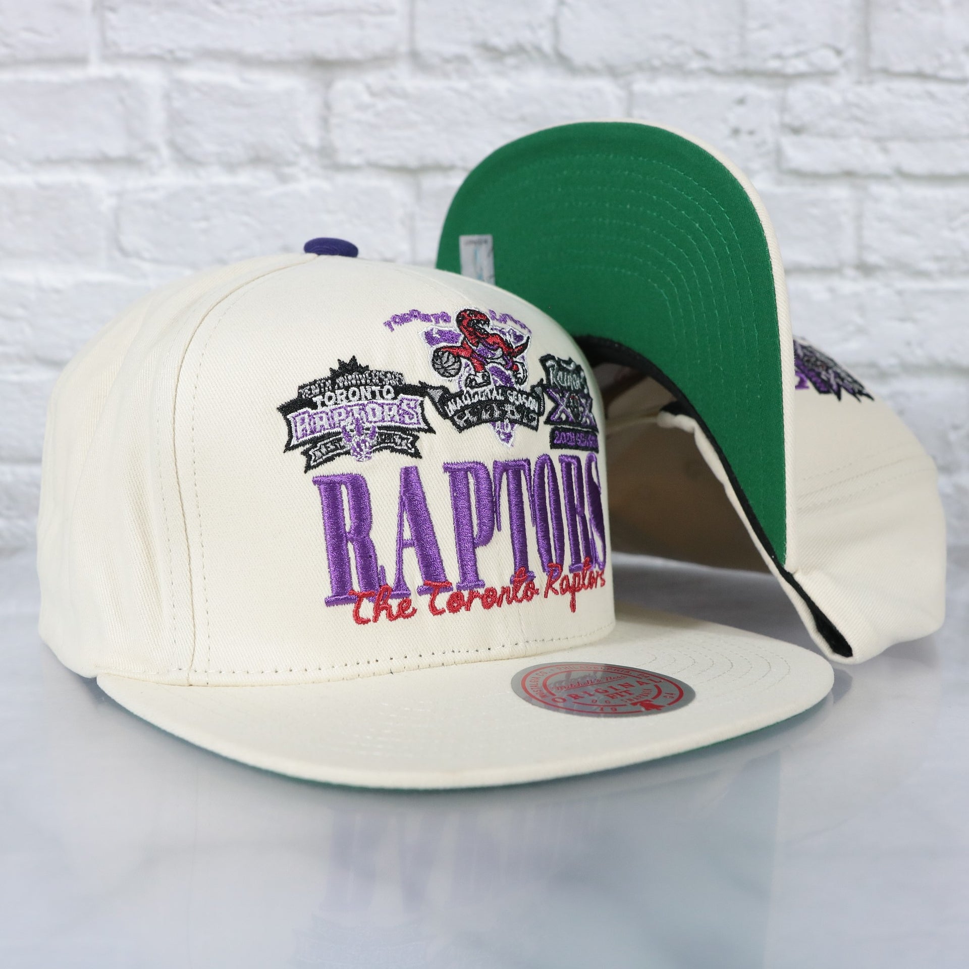 Toronto Raptors Hardwood Classics Reframe Retro Green bottom | Off-White Snapback Hat