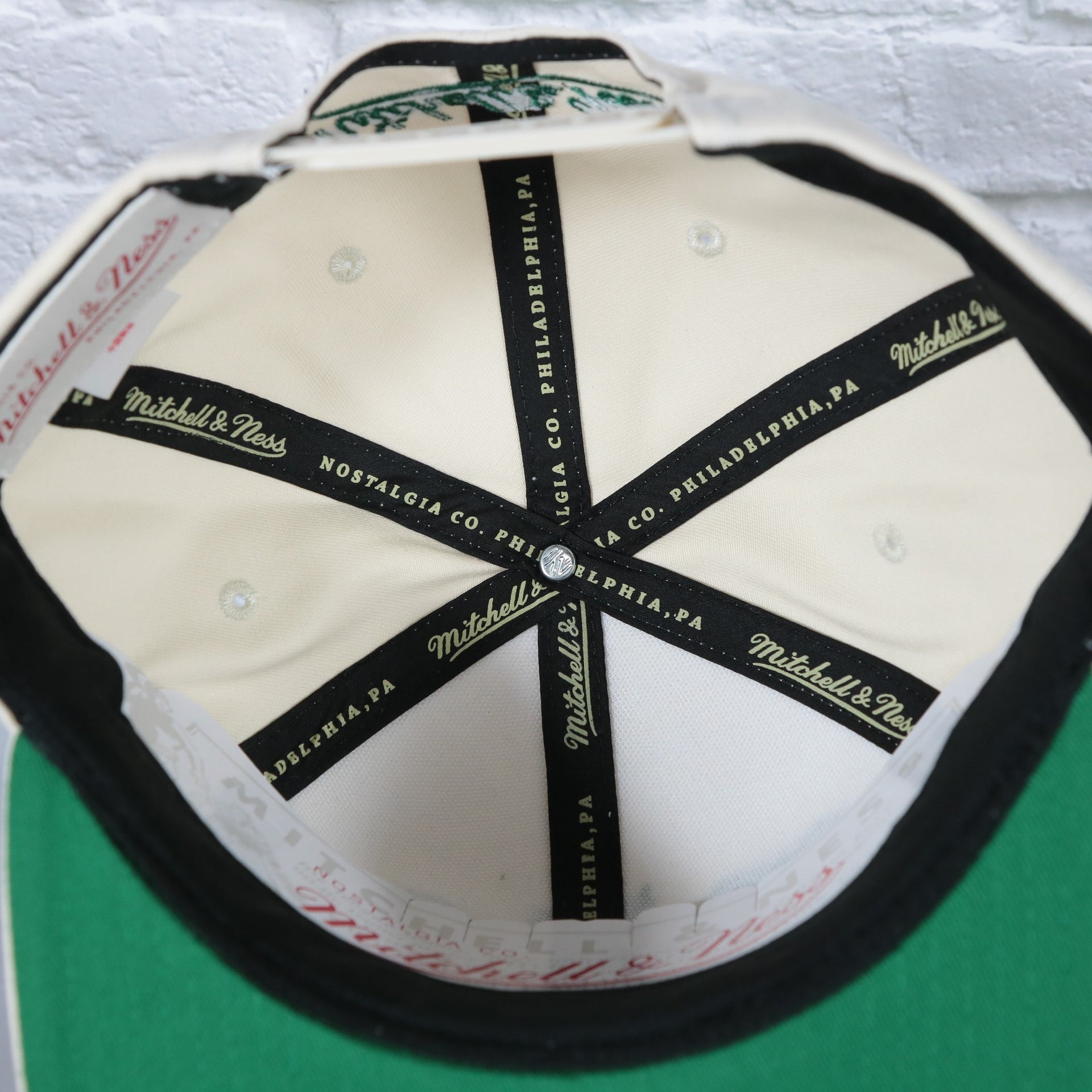 mitchell and ness taping on the Boston Celtics Hardwood Classics Reframe Retro Green bottom | Off-White Snapback Hat