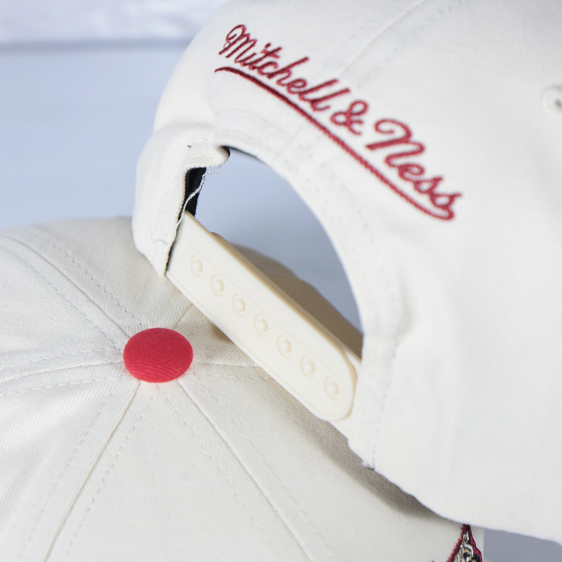 off white snap on the Philadelphia 76ers Hardwood Classics Reframe Retro Green bottom | Off-White Snapback Hat