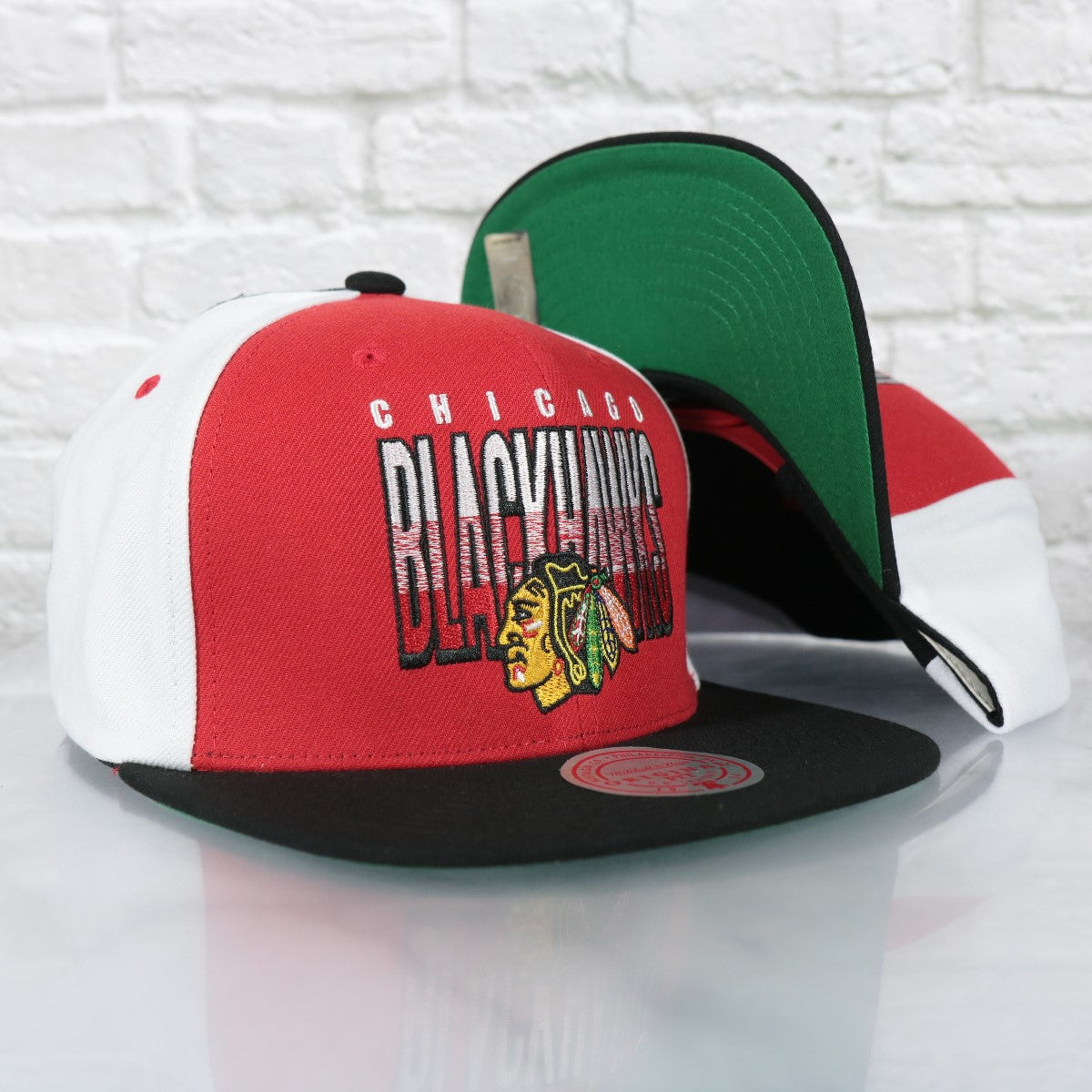 Chicago Blackhawks NHL Billboard 2 Green bottom Tri-Tone | Red/White/Black Snapback Hat