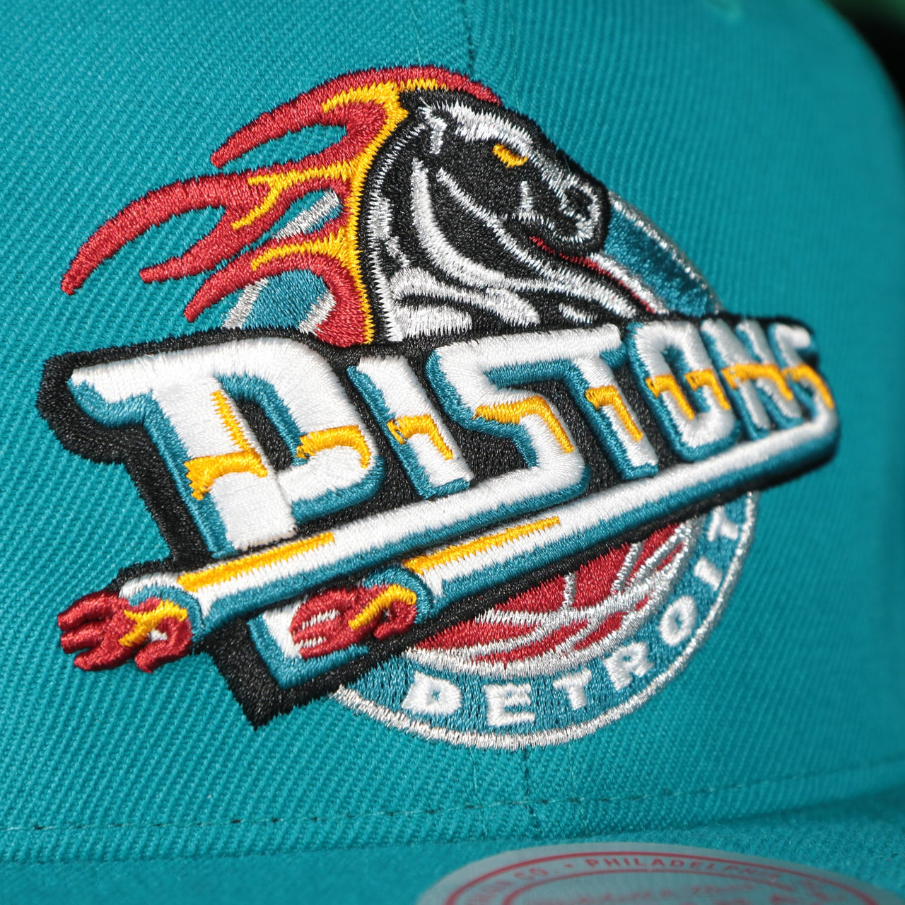 Detroit Pistons Vintage Retro NBA Team Ground 2.0 Mitchell and Ness Snapback Hat | Teal