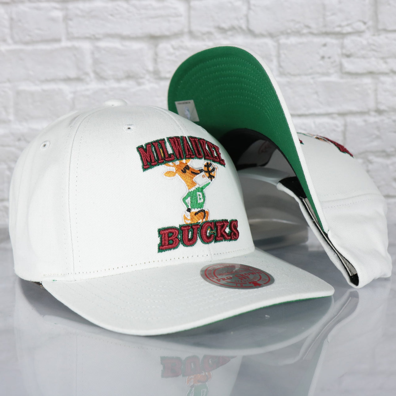 Milwaukee Bucks NBA Hardwood Classics All in Pro Green Bottom | White Snapback Hat