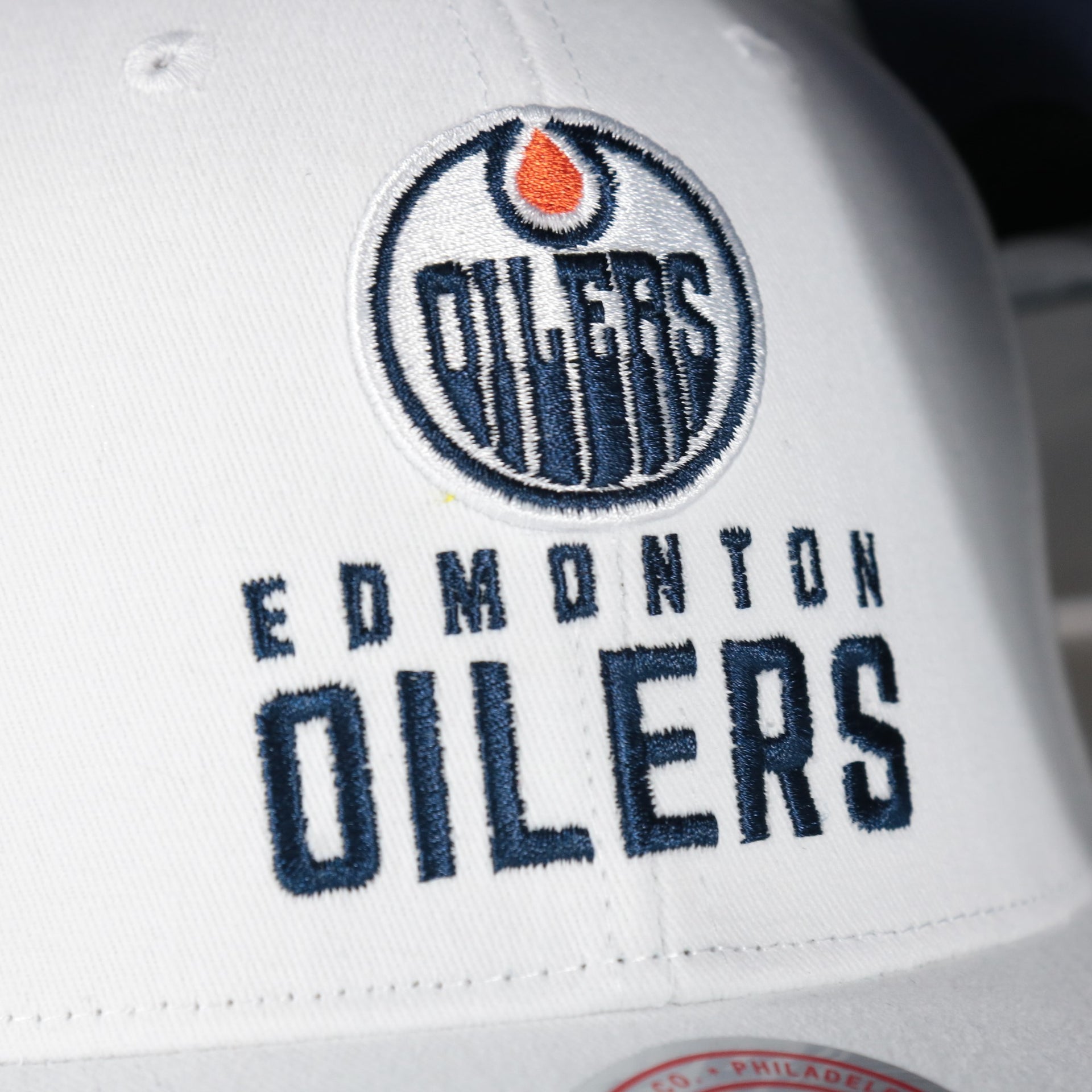 oilers logo on the Edmonton Oilers NHL All in Pro Navy Bottom | White Snapback Hat