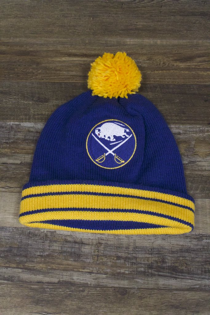 Sabres beanie | Buffalo Sabres Throwback Thick Knit Oversized Mitchell and Ness Winter Pom Beanie