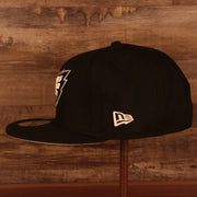 Wearer's left of the Philadelphia Eagles "Patch Up" Super Bowl LII Side Patch Gray Bottom 9Fifty Black Snapback Hat