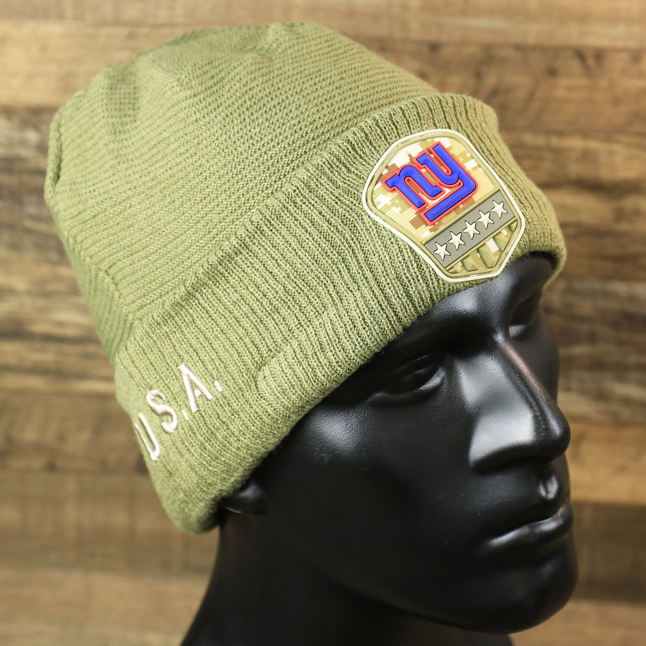 The New York Giants Salute To Service Ribbon Rubber Military Giants Patch On Field NFL Beanie | Military Green Beanie