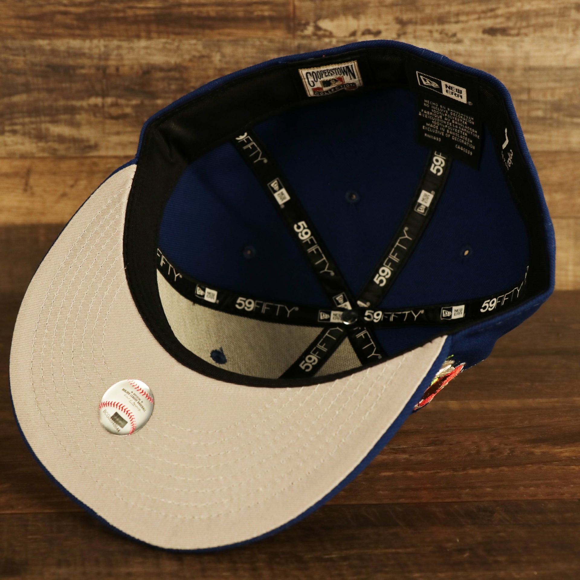 Interior of the Toronto Blue Jays "City Cluster" Side Patch Gray Bottom Royal 59Fifty Fitted Cap