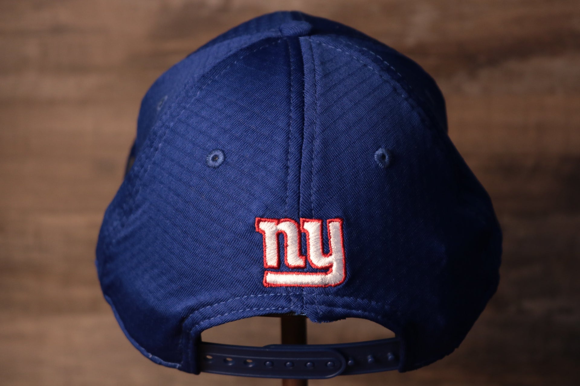 the giants logo is on the back Giants 2020 Training Camp Snapback Hat | New York Giants 2020 On-Field Red Training Camp Snap Cap