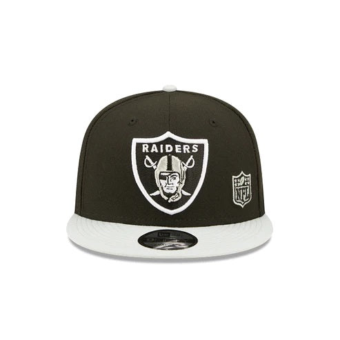 The front of the Los Angeles Raiders Throwback Green Bottom Yellow Letter Arch 9Fifty Snapback Cap | Back Letter Arch Black 9Fifty