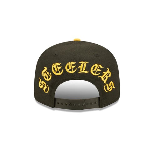 The backside of the Pittsburgh Steelers Throwback Green Bottom Yellow Letter Arch 9Fifty Snapback Cap | Back Letter Arch Black 9Fifty