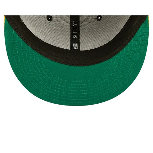 The undervisor on the Pittsburgh Steelers Throwback Green Bottom Yellow Letter Arch 9Fifty Snapback Cap | Back Letter Arch Black 9Fifty