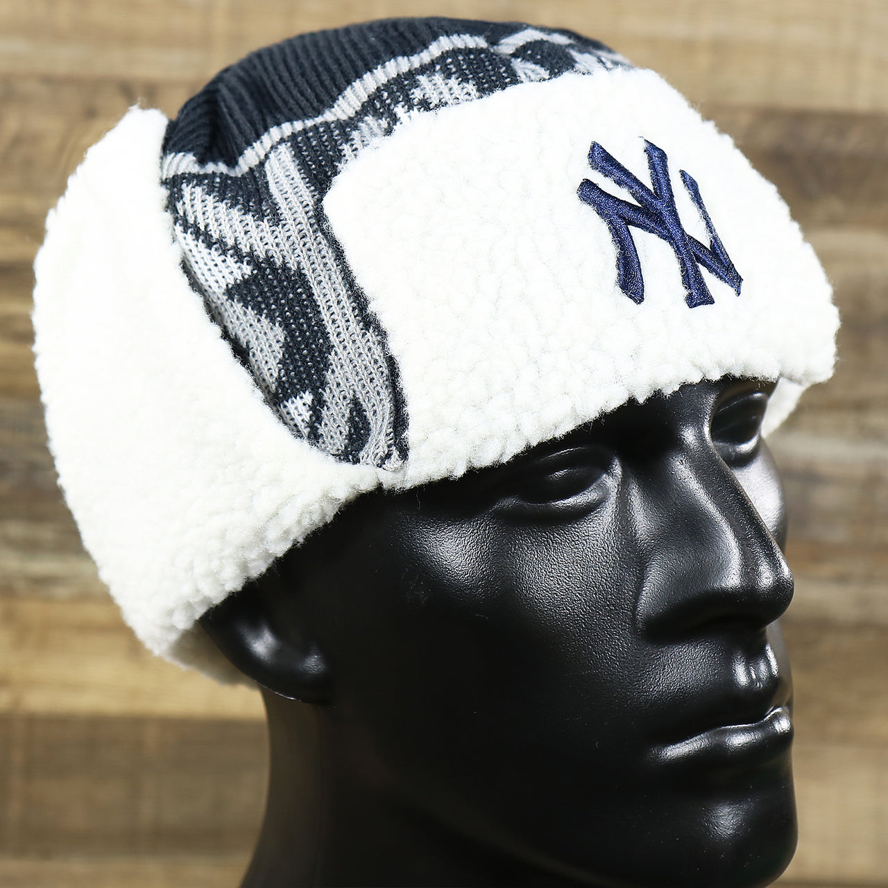 The New York Yankees Winter Print Trapper Hat | Navy Blue Trapper Hat  with the sides up