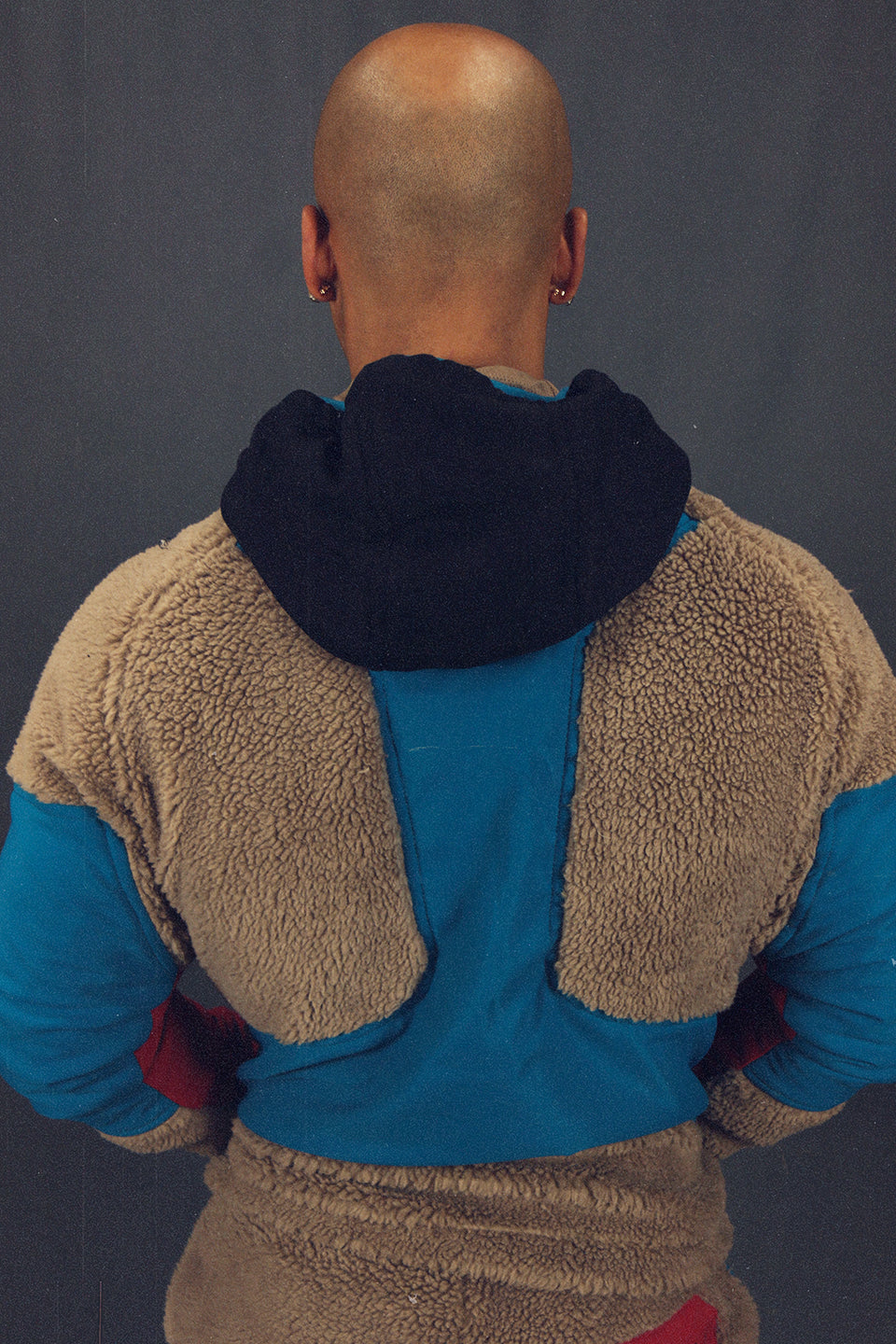 back of the Earth Sherpa Tech Jacket With Zipper Pockets For Sherpa Two Piece Set To Match Sneakers