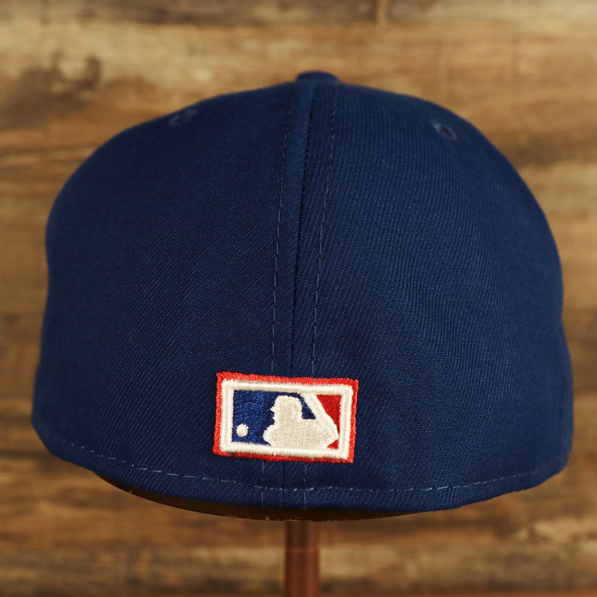 Back of the Toronto Blue Jays "City Cluster" Side Patch Gray Bottom Royal 59Fifty Fitted Cap