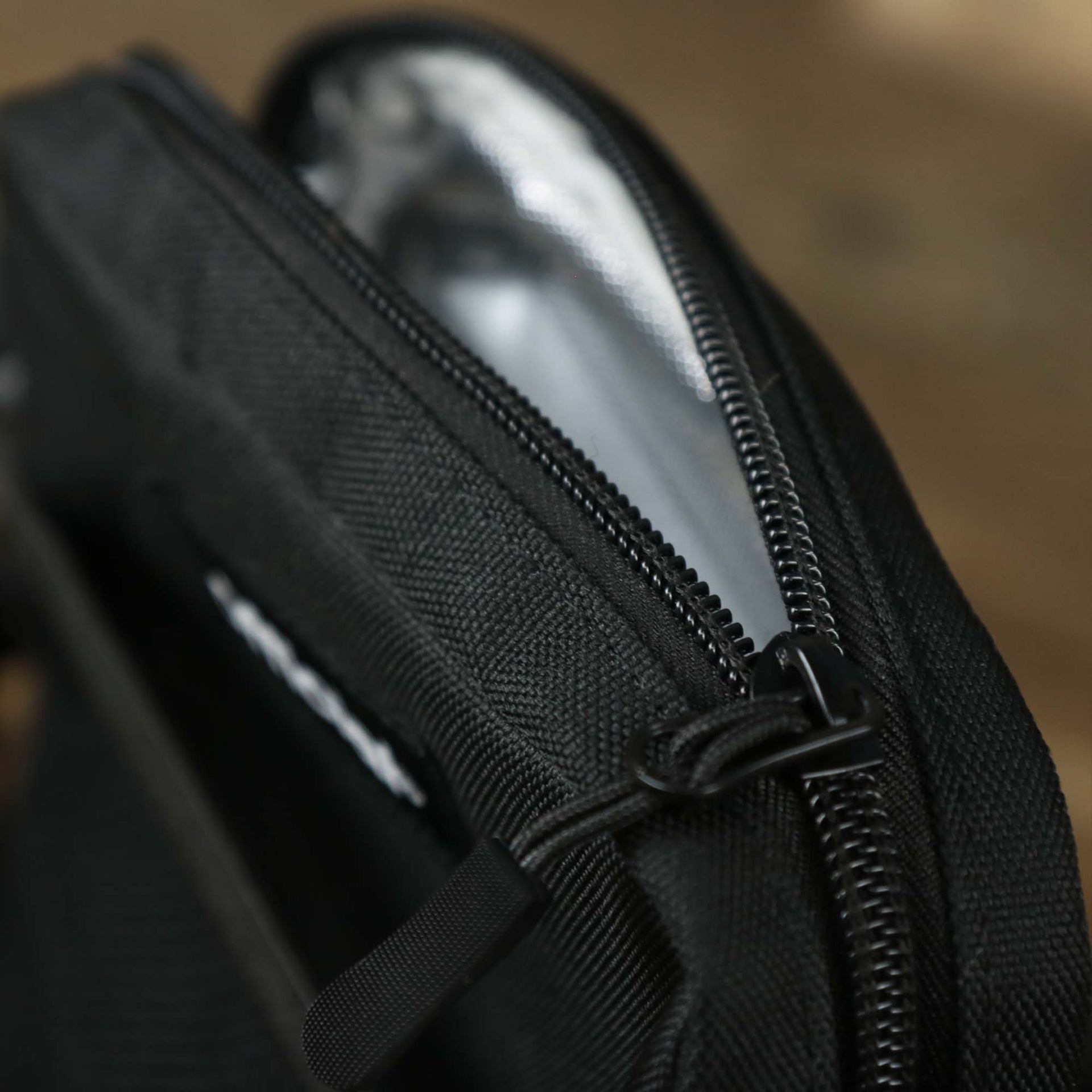 The zipper on the UVC Sterilization Shoulder Bag Streetwear | Official Black