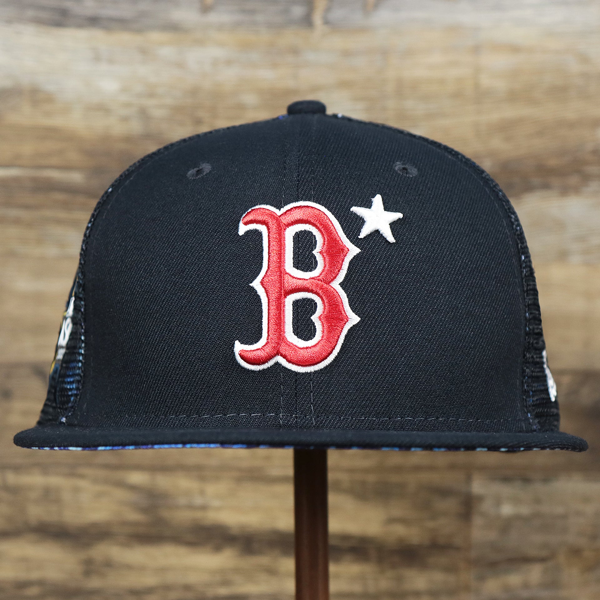 The front of the Boston Red Sox Metallic All Star Game MLB 2022 Side Patch 9Fifty Mesh Snapback | ASG 2022 Navy Trucker Hat