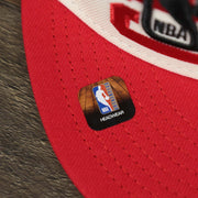 The NBA Offical Headwear Sticker on the Chicago Bulls NBA 2022 Draft Gray Bottom 9Fifty Snapback | New Era Cream/Red