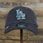 The front of the Los Angeles Dodgers 2022 Father's Day On-Field 9Twenty Dad Hat | Gray