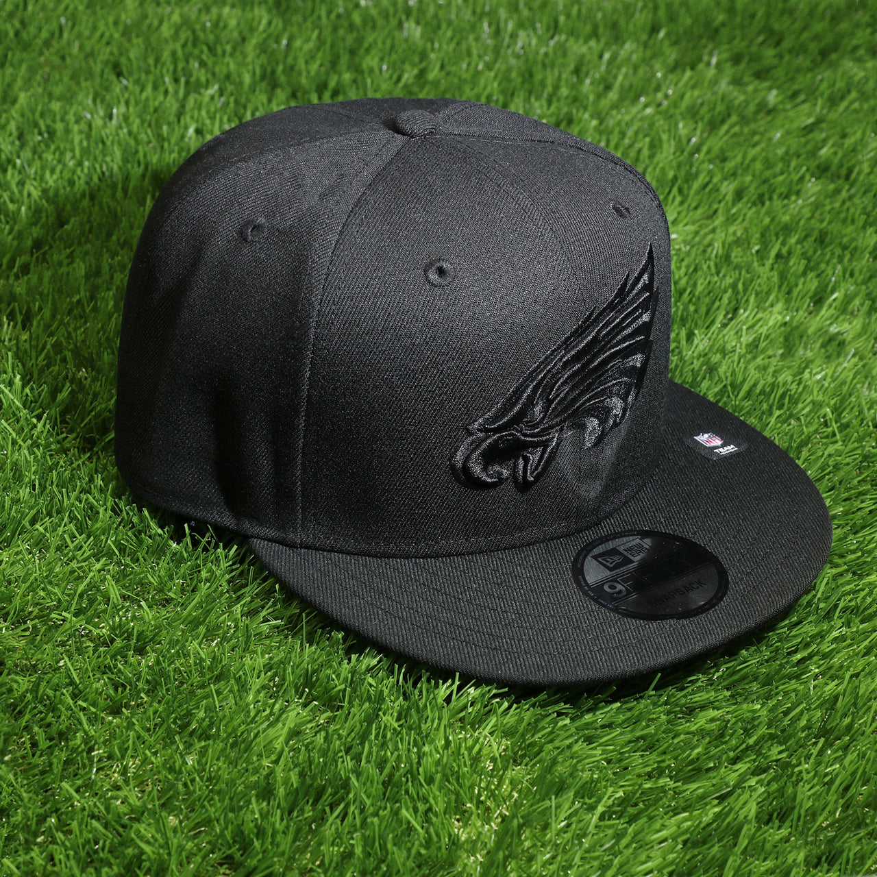Eagles snapback black on black snapback hat | All black eagles snapback  | 9FIFTY (950) SNAPBACK HAT