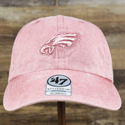 The front of the Women’s Philadelphia Phillies Tonal Gray Bottom Dad Hat | Misty Pink Tonal Dad Hat