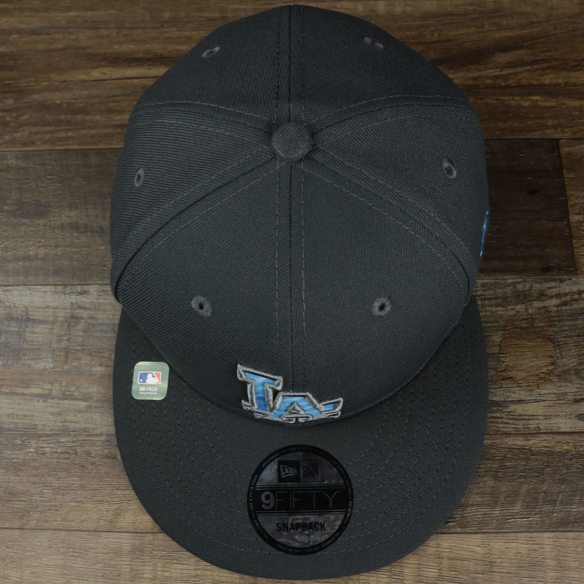 The top of the Los Angeles Dodgers 2022 Father's Day On-Field 9Fifty Snapback | Gray