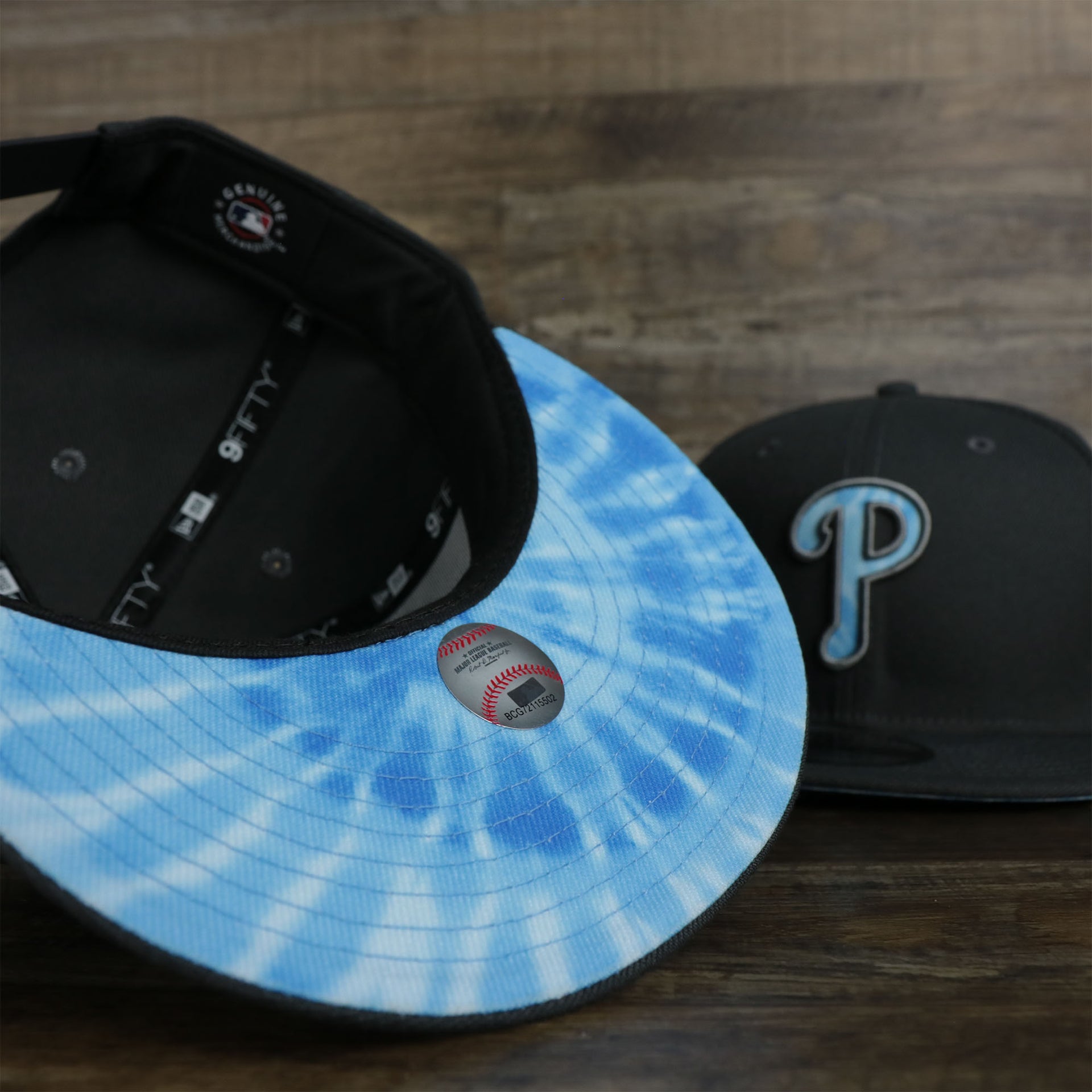 The undervisor of the Philadelphia Phillies 2022 Father's Day On-Field 9Fifty Snapback | Gray