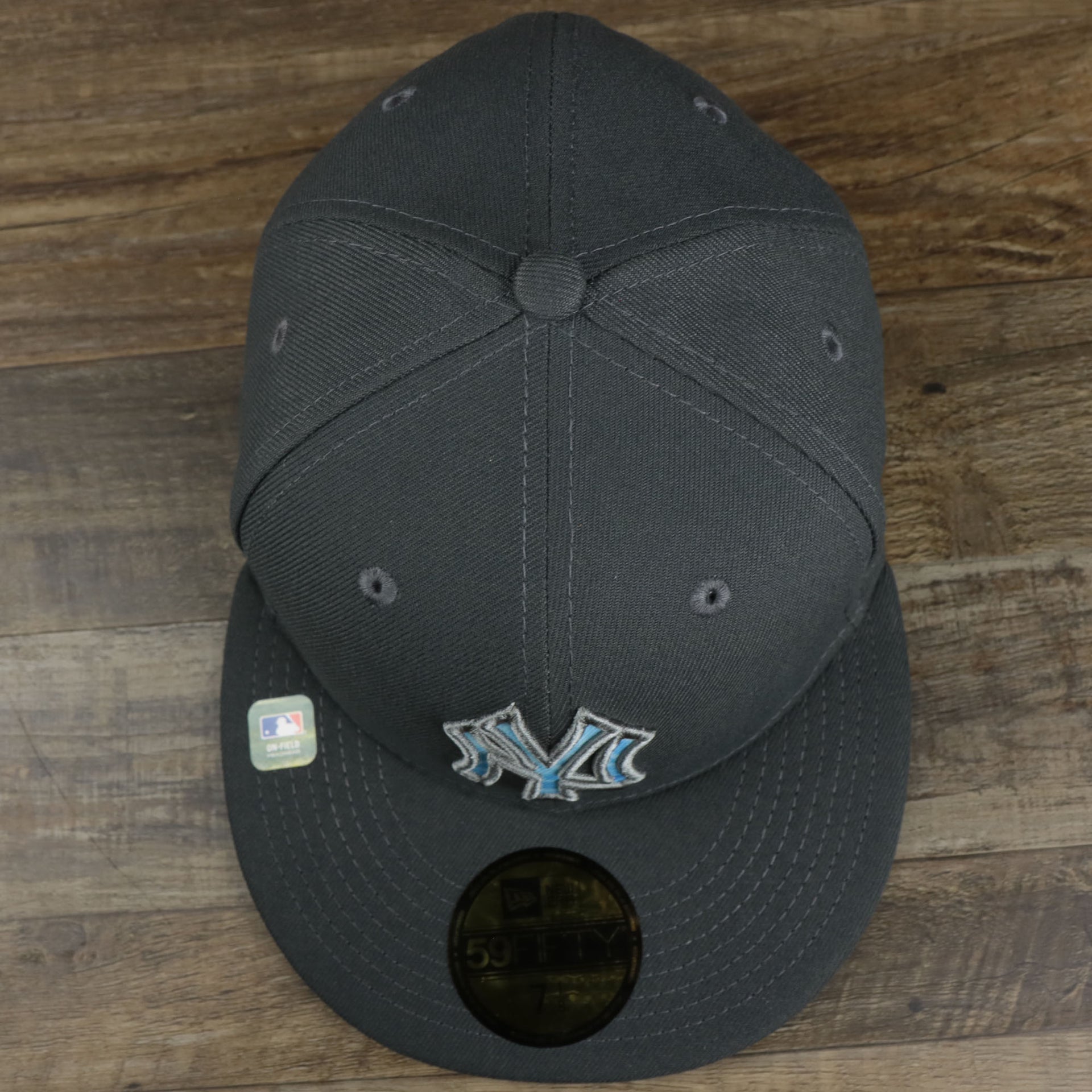 The top of the New York Yankees 2022 Father's Day On-Field 59Fifty Fitted Cap | Gray