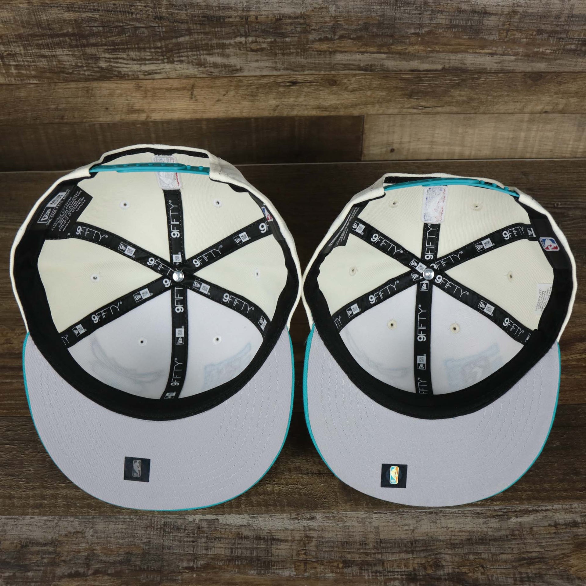 The underside of the Youth Charlotte Hornets NBA 2022 Draft Gray Bottom 9Fifty Snapback | New Era Cream/Turquoise with the Adult Version