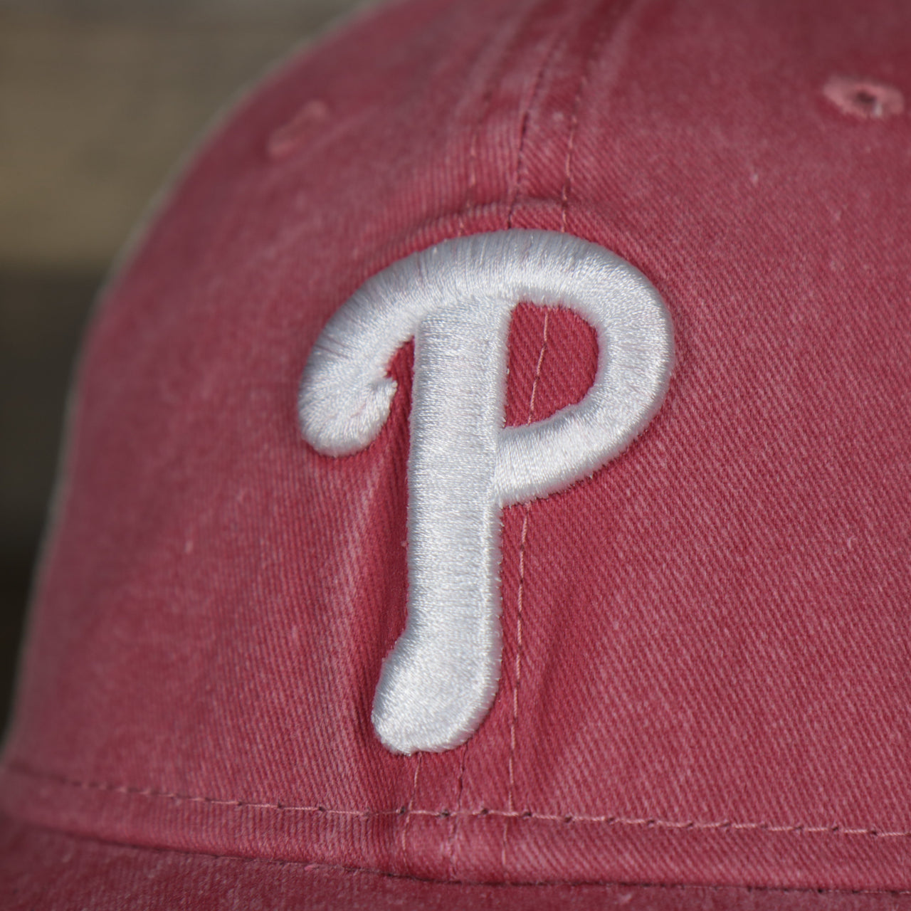 A close up of the 76ers logo on the Philadelphia Phillies New Era 9Twenty Washed Trucker hat