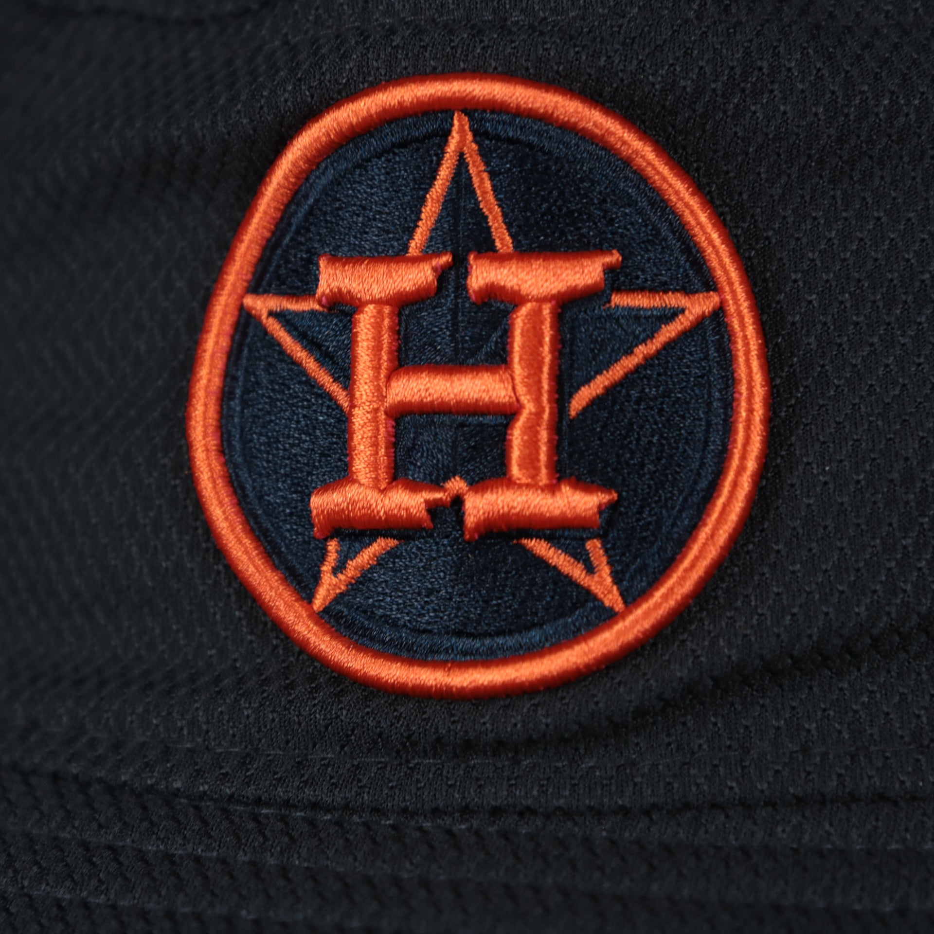A close up of the Astros logo on the Houston Astros MLB 2022 Spring Training Onfield Bucket Hat