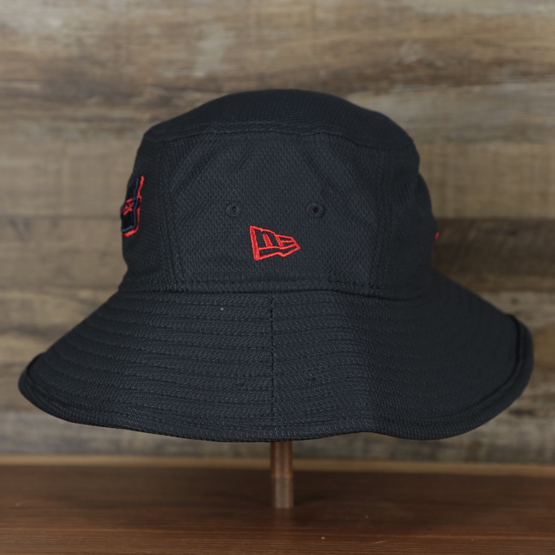 The wearer's right on the Atlanta Braves MLB 2022 Spring Training Onfield Bucket Hat