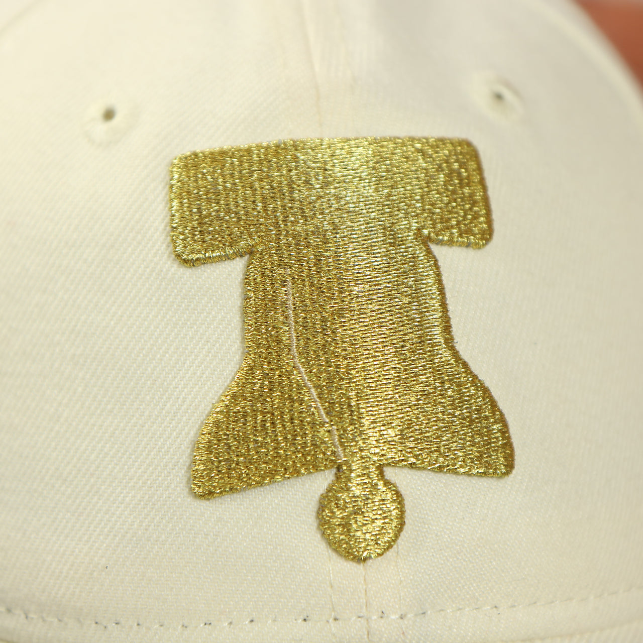 liberty bell logo on the Sixers Snapback hat  Phildelphia 76ers vintage white Dad hat with gold embroidery New era 920