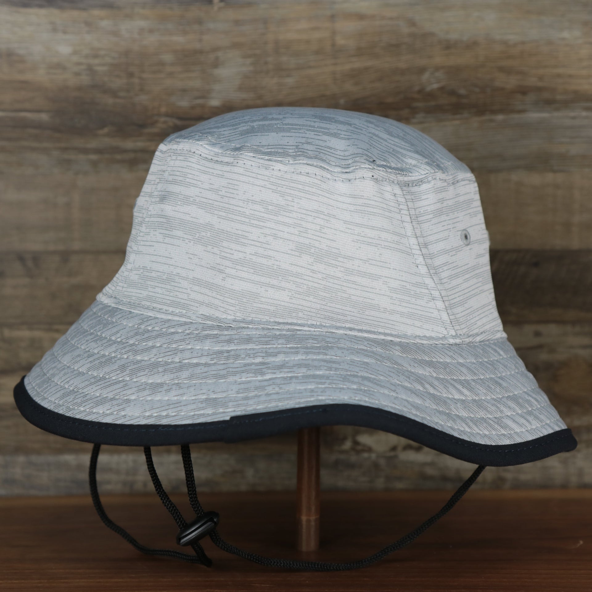 The backside of the New York Yankees New Era Bucket Hat