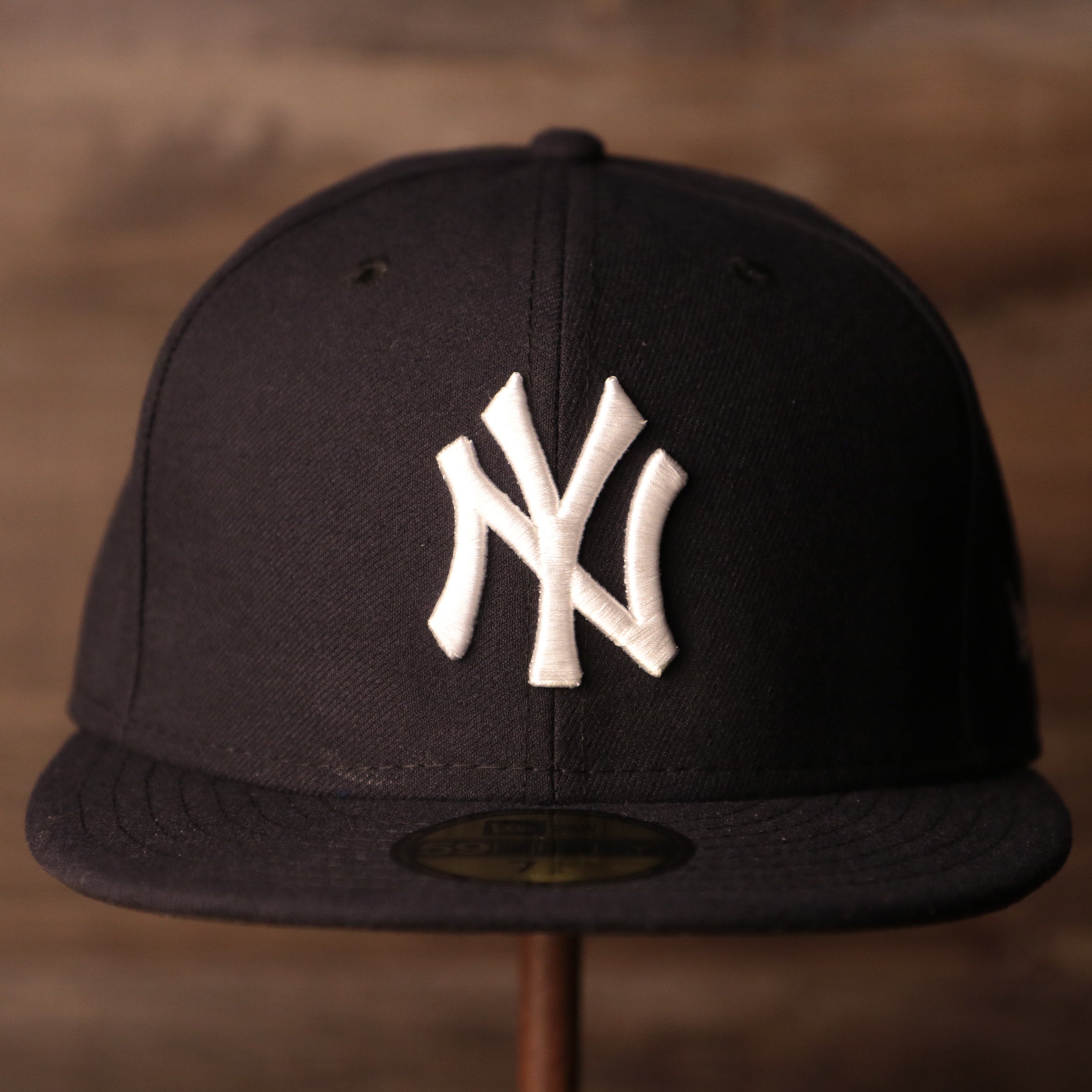 Yankees Black Bottom Fitted Cap | New York Yankees On-Field Black Unde