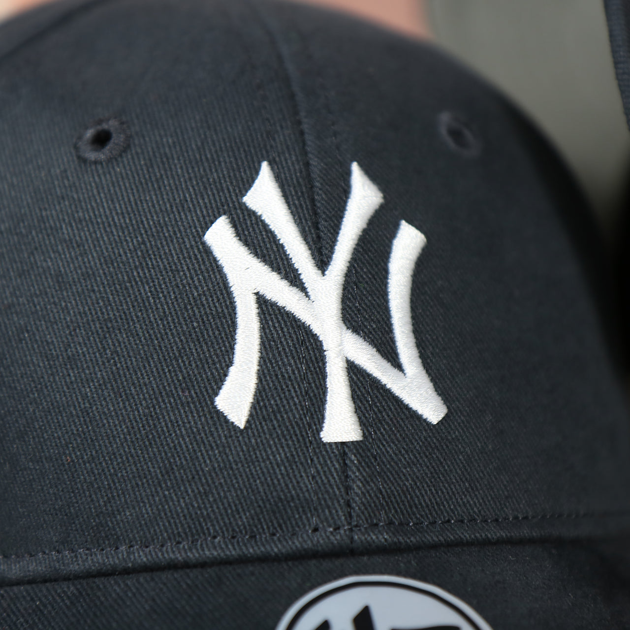 yankees logo on the New York Yankees Basic Navy Dad hat | Newborn