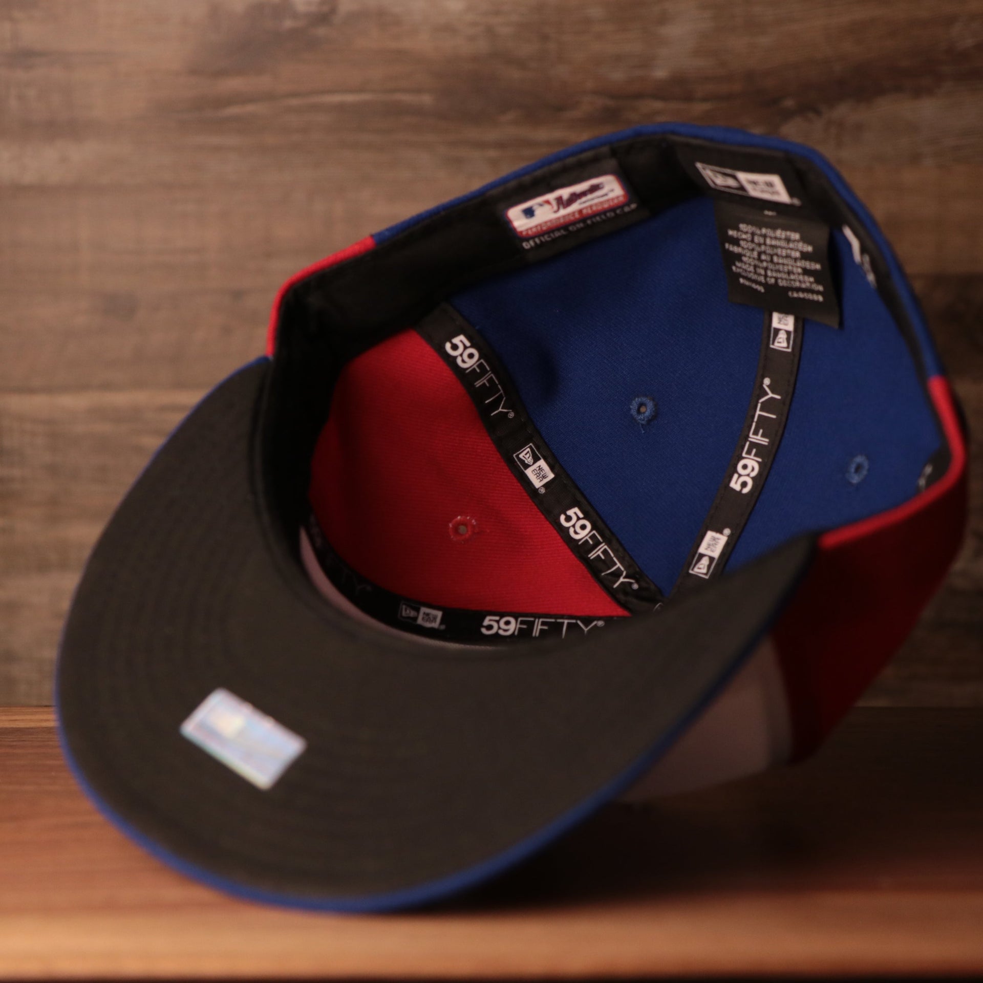 The Montreal Expos 59fifty has a black bottom fitted underbrim which adds to the overall color scheme of this vintage fitted cap.